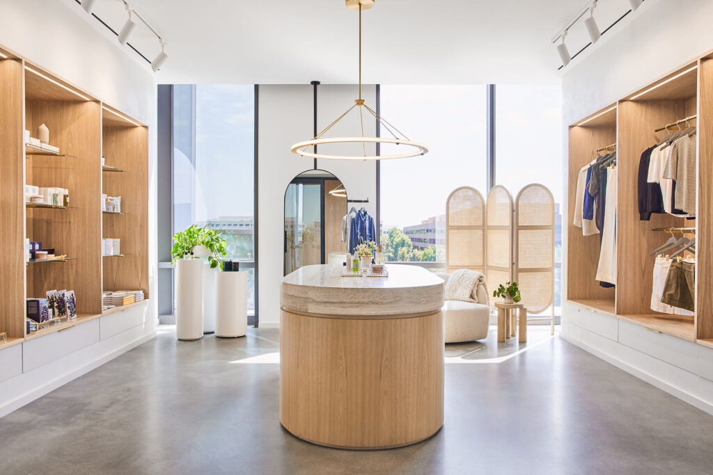 15 Chic Women’s Home Office Ideas (That Will Give Your Office a Fashion Headquarters Vibe) 15 goop santa monica office 23