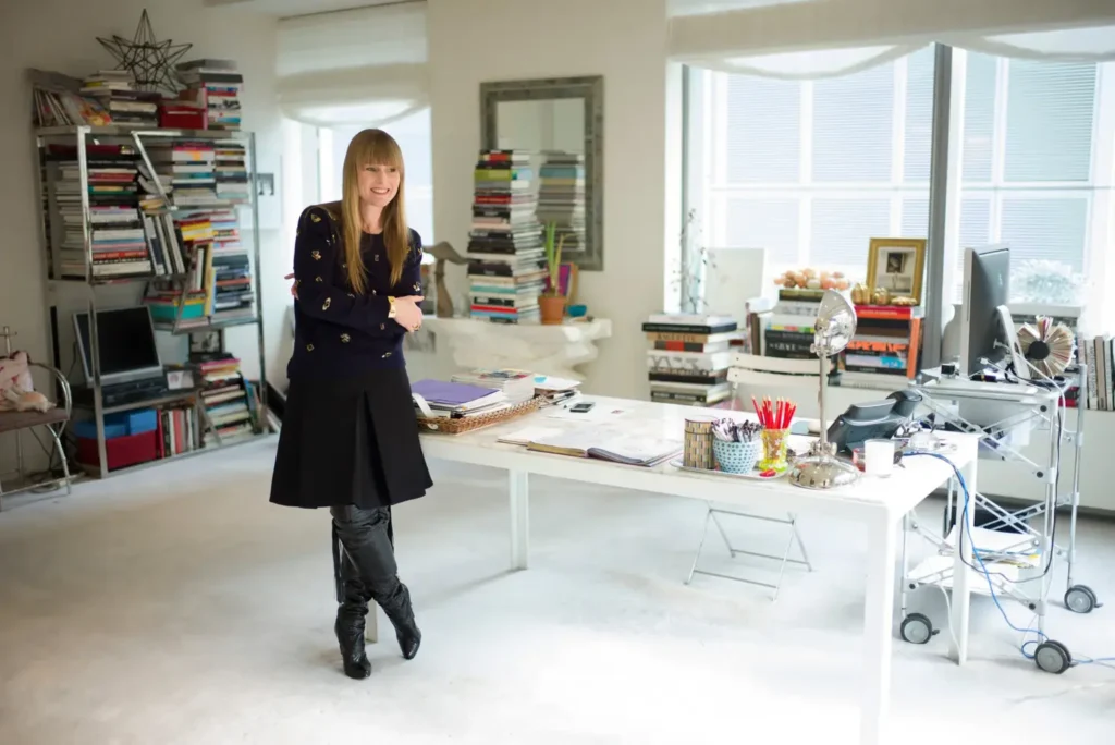 15 Chic Women’s Home Office Ideas (That Will Give Your Office a Fashion Headquarters Vibe) 9 teenvogueoffice 1536x1026 1