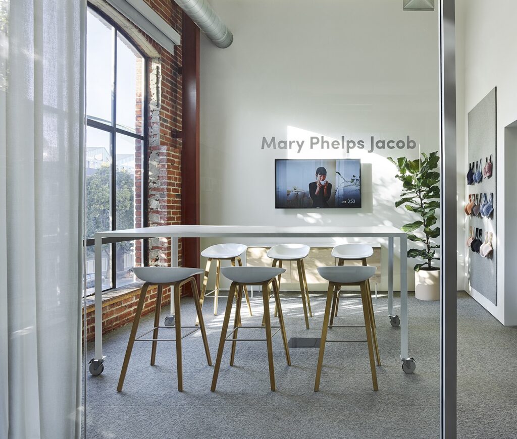 15 Chic Women’s Home Office Ideas (That Will Give Your Office a Fashion Headquarters Vibe) 16 thirdlove san francisco hq 2