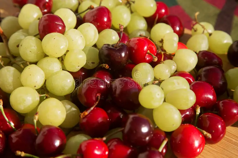 Top 20 Foods to Improve Kidney Health 18 Red Grapes and Cherries